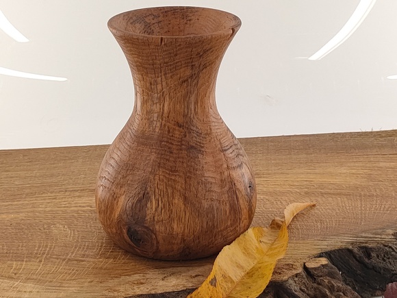 Wazon drewniany z jednego kawałka czerwonego dębu