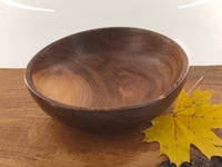 Misa drewniana z jednego kawałka orzecha włoskiego