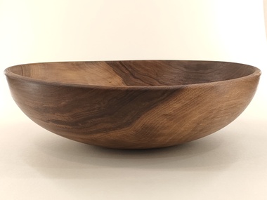 Wyjątkowa misa z jednego kawałka orzecha włoskiego