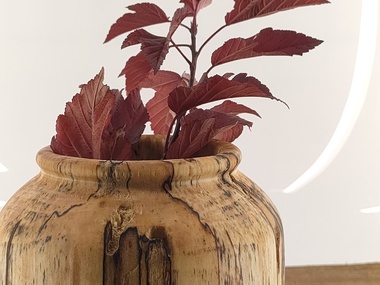 Wazon drewniany z jednego kawałka brzozy